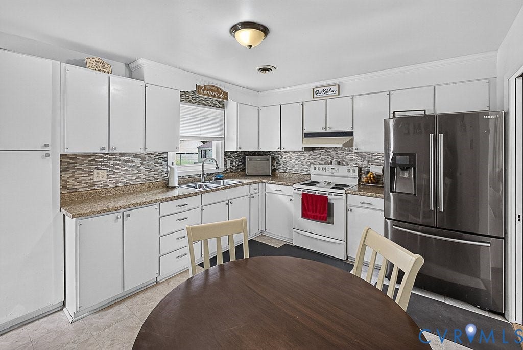 2032 Fortview Drive, Chester, VA 23831 Kitchen