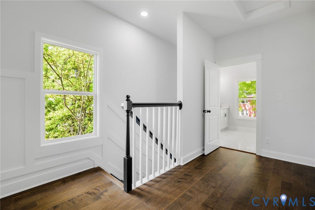 3217 4th Avenue, Highland Park, Richmond, VA 23222 Generous second floor landing