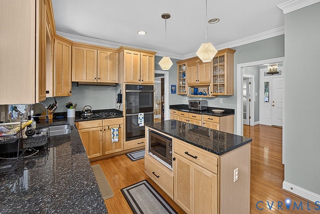 705 Lakewater Drive, Henrico, VA 23229 Gas cooking! Island w/ Built-in Microwave.