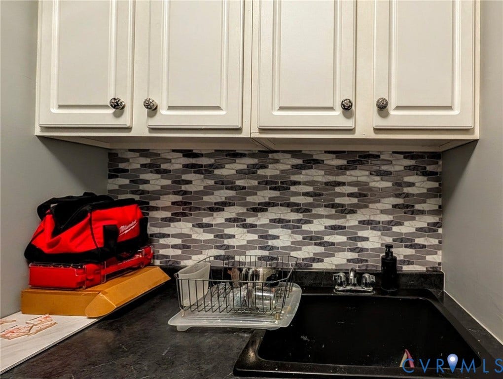 705 Lakewater Drive, Henrico, VA 23229 Built-in cabinets w/ mosaic tile backsplash & built-in Sink!
