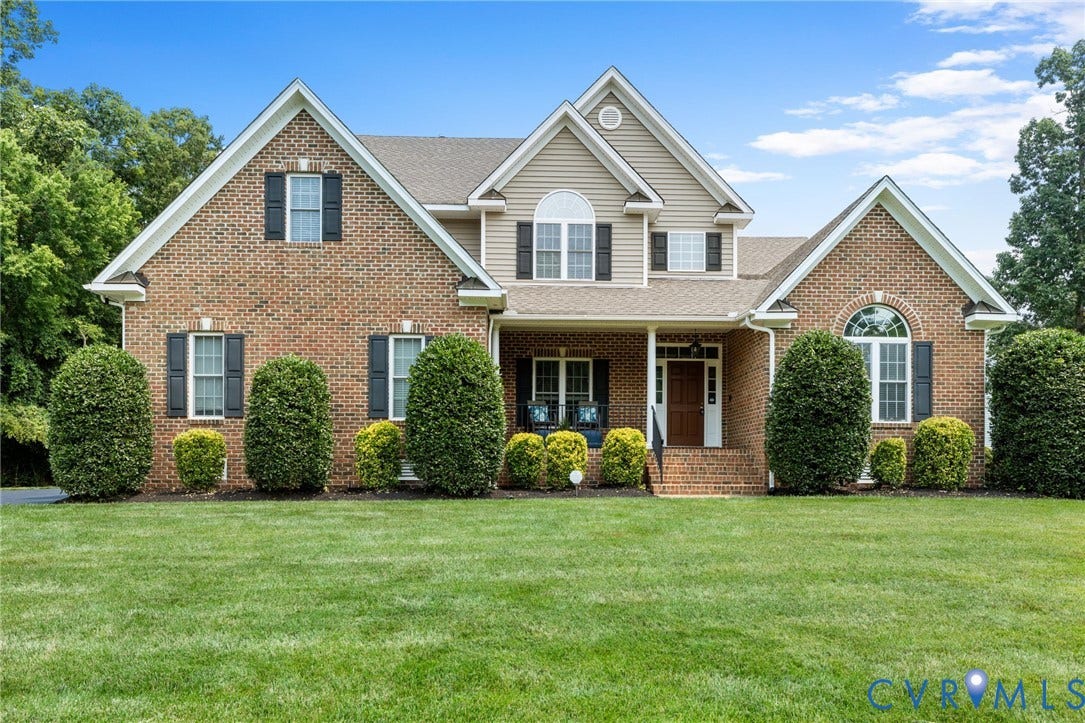 2936 Bayfront Way, Midlothian, VA 23112 Stunning, Custom Built Anderson Home with 1st and 2nd Floor Primary Bedrooms! This gorgeous Midlothian home features 3.5 baths, 4 bedrooms and a huge bonus room that could be used as a 5th bedroom!