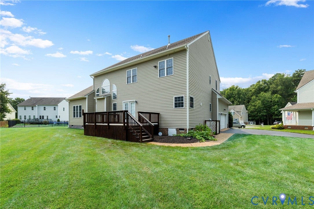 2936 Bayfront Way, Midlothian, VA 23112 Stunning, Custom Built Anderson Home with 1st and 2nd Floor Primary Bedrooms! This gorgeous Midlothian home features 3.5 baths, 4 bedrooms and a huge bonus room that could be used as a 5th bedroom!