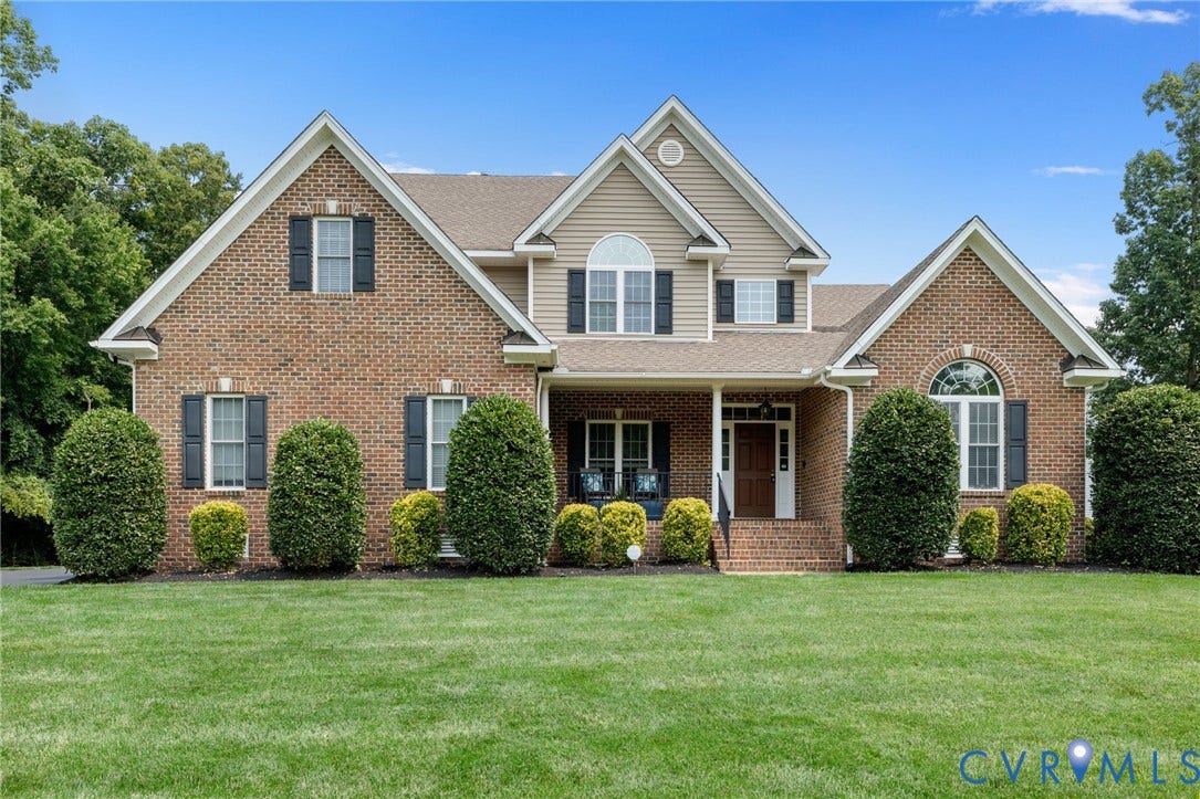 2936 Bayfront Way, Midlothian, VA 23112 Stunning, Custom Built Anderson Home with 1st and 2nd Floor Primary Bedrooms! This gorgeous Midlothian home features 3.5 baths, 4 bedrooms and a huge bonus room that could be used as a 5th bedroom!