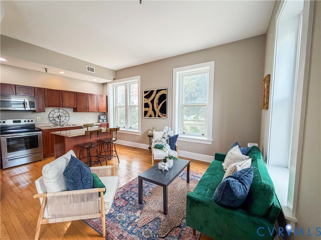 212 W Franklin Street, #U109, Richmond, VA 23220 Light-filled corner unit 825 sq ft, the largest one-bedroom listed on the block.