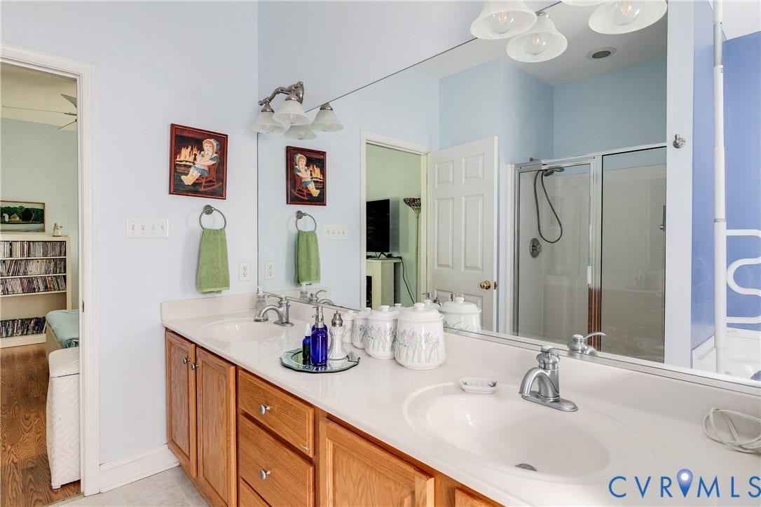 130 Carriage Point Lane, Henrico, VA 23059 Primary En-Suite Bath Vanity.