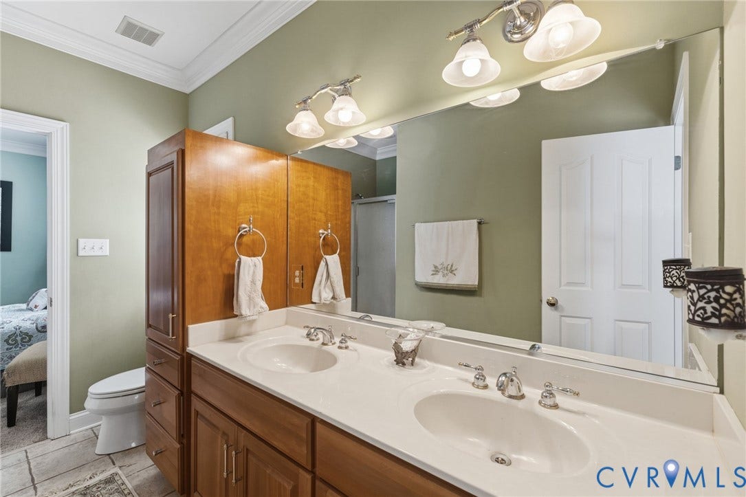 3337 Scarlet Oak Drive, Powhatan, VA 23139 Jack and Jill Bathroom
