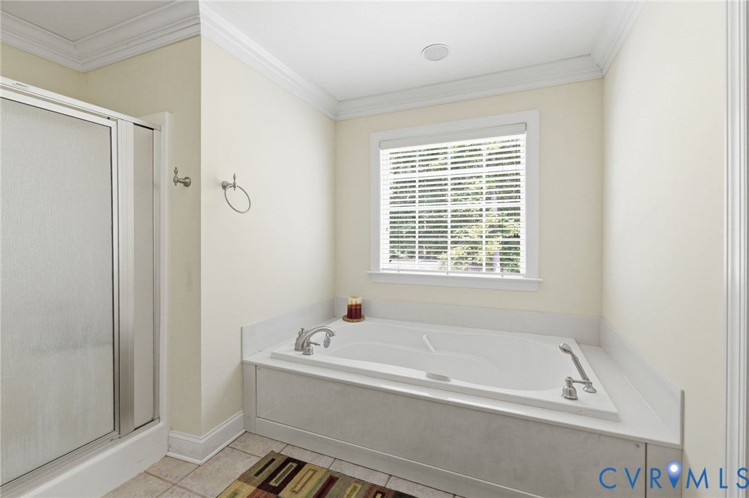 3337 Scarlet Oak Drive, Powhatan, VA 23139 Bathroom featuring a built-in soaking tub