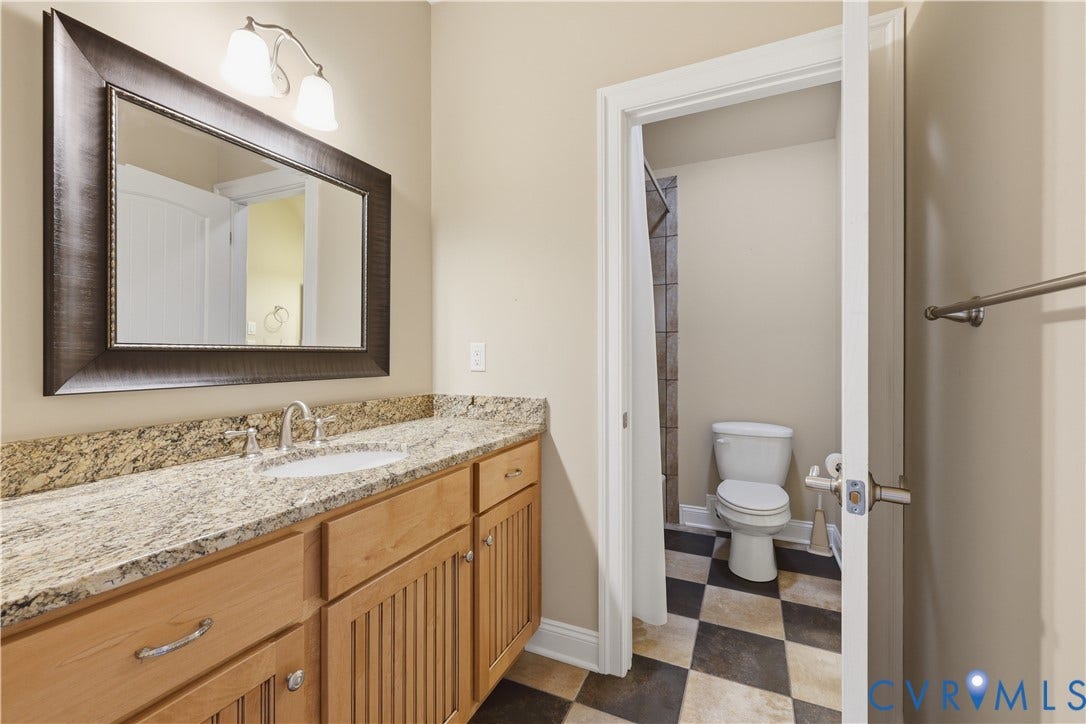 2384 Bel Crest Circle, Midlothian, VA 23113 Jack 'Jill Bath