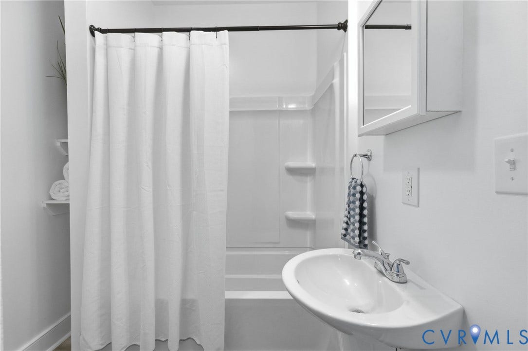 3614 Enslow Avenue, Richmond, VA 23222 Second Level Full Bathroom