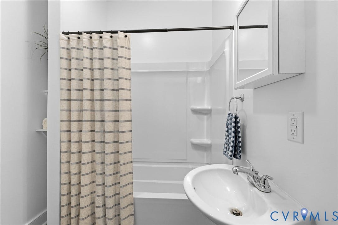 3614 Enslow Avenue, Richmond, VA 23222 First Level Full Bathroom