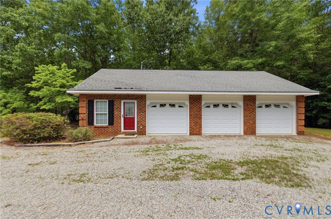 2065 Garrett Lane, Powhatan, VA 23139 2065 Garrett Lane, Powhatan, VA 23139