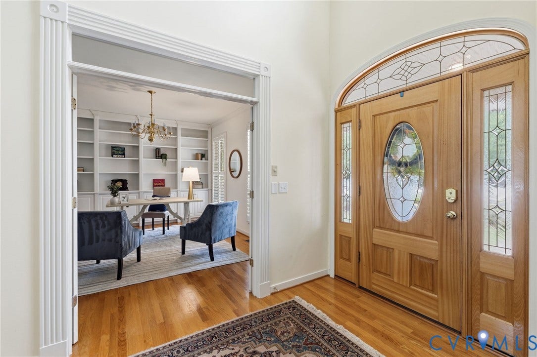 2065 Garrett Lane, Powhatan, VA 23139 Formal 2 story foyer with hardwood.