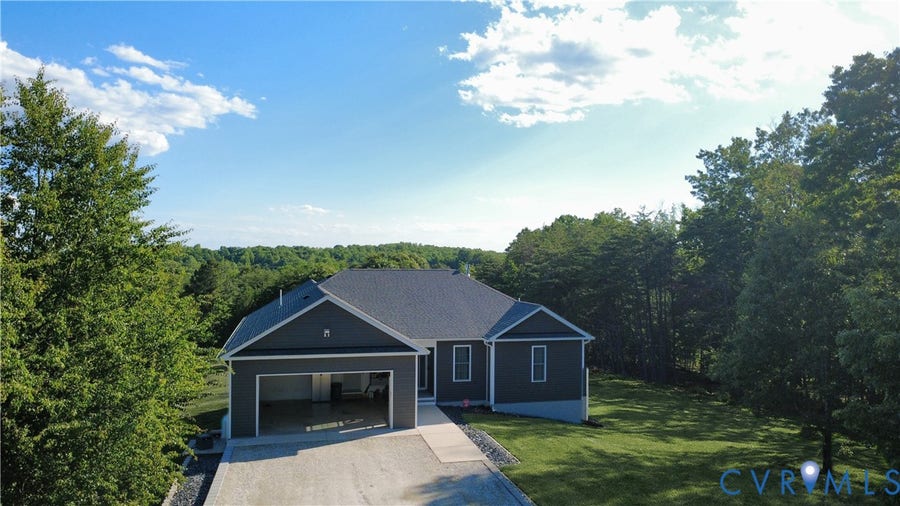 Property photo for 5400 Richmond Highway, Gladstone, VA