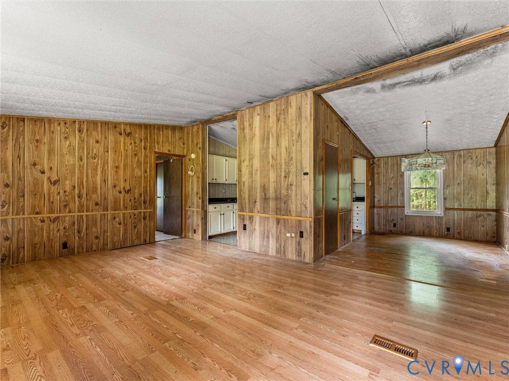 7215 Dennisville Road, Amelia, VA 23002 7215 Dennisville Road, Amelia, VA 23002