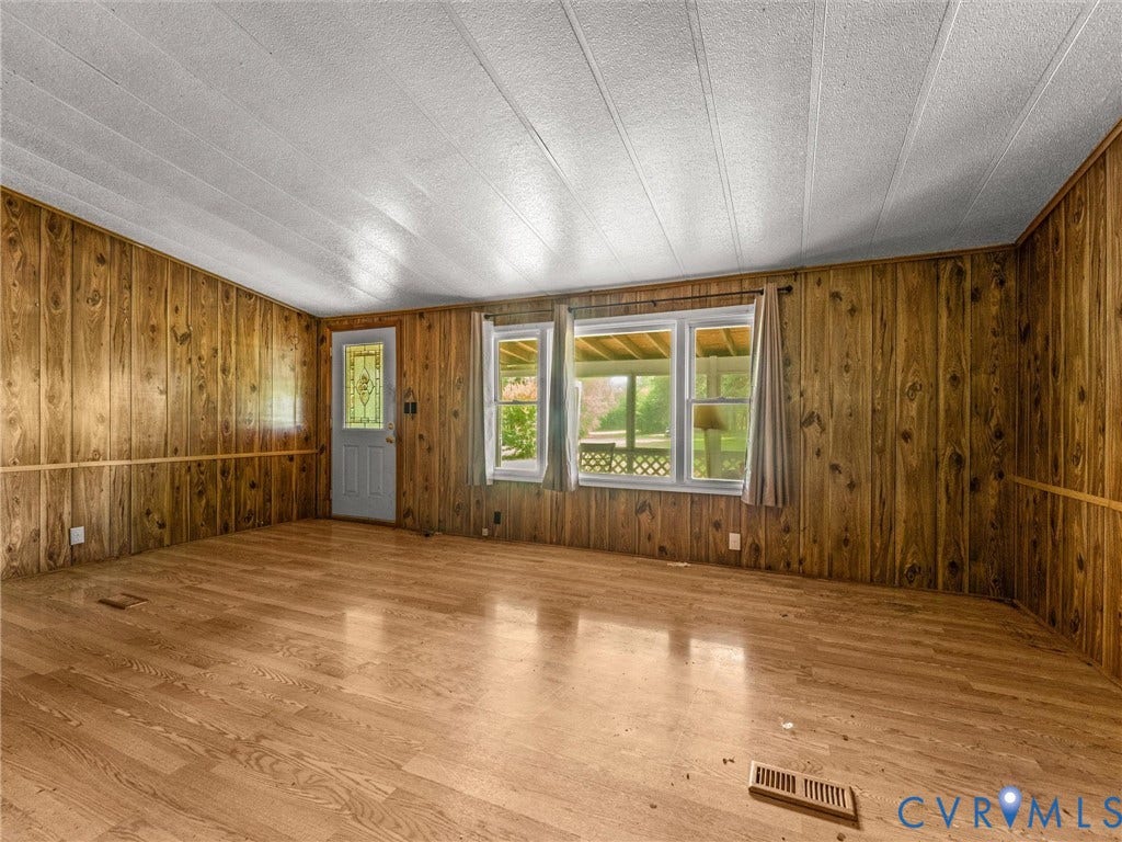 7215 Dennisville Road, Amelia, VA 23002 7215 Dennisville Road, Amelia, VA 23002