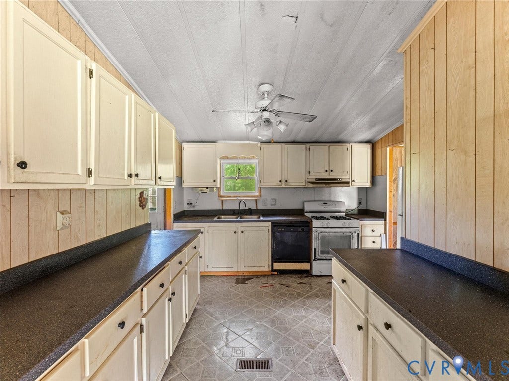 7215 Dennisville Road, Amelia, VA 23002 7215 Dennisville Road, Amelia, VA 23002