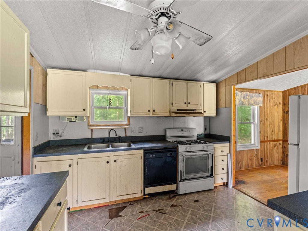 7215 Dennisville Road, Amelia, VA 23002 7215 Dennisville Road, Amelia, VA 23002