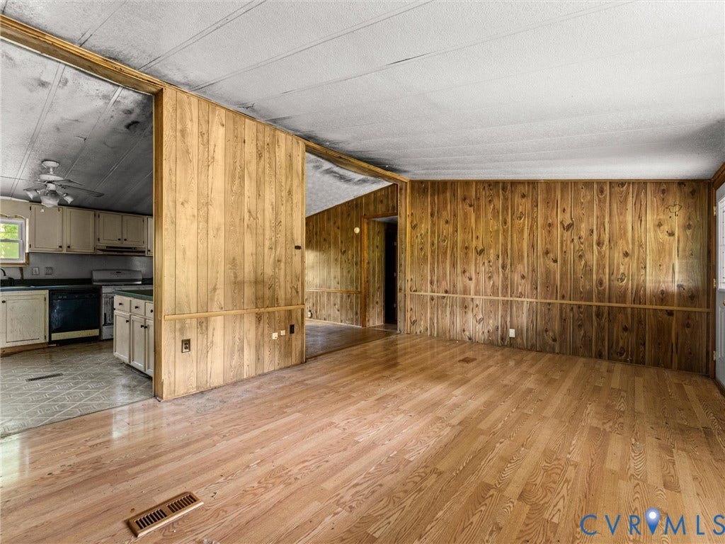 7215 Dennisville Road, Amelia, VA 23002 7215 Dennisville Road, Amelia, VA 23002