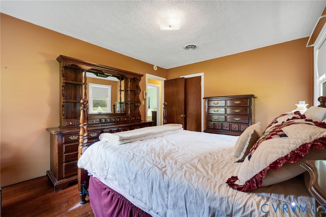 1569 Oak Lane, Manakin Sabot, VA 23103 1569 Oak Lane, Manakin Sabot, VA 23103