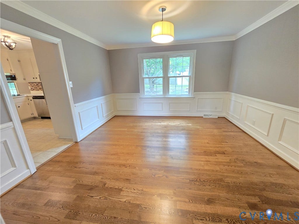 3901 Buckland Place, Chester, VA 23831 Hardwood floors, crown, chair rail and picture molding