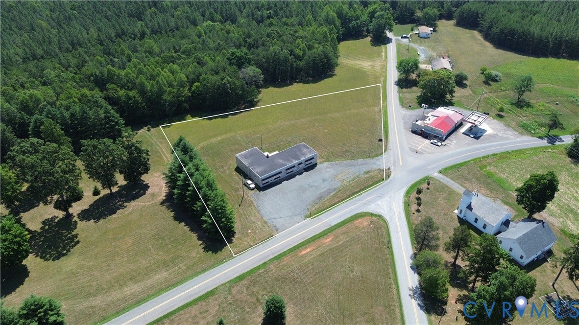 7864 Howardsville Road, Howardsville, VA 23921 Lines are for visual and not exact. Refer to survey