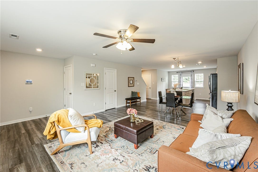 1324 Stone Ridge Park Loop, Henrico, VA 23228 Living room