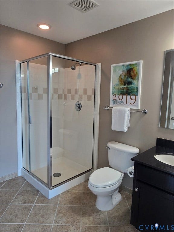 1101 Haxall Point, #815, Richmond, VA 23219 Shower enclosure with clear glass doors and chrome hardware