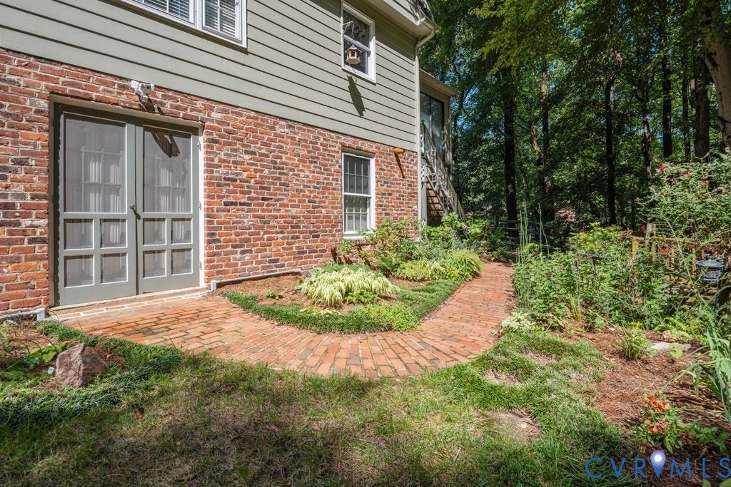2425 Chancellor Road, North Chesterfield, VA 23235 Basement doors to backyard