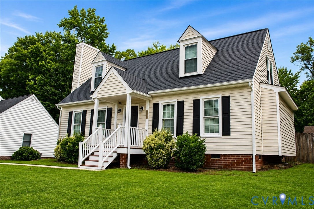 2120 Oakhampton Place, Henrico, VA 23233 Cream-colored siding exterior with a dark shingle roof