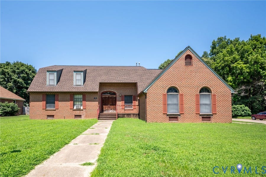 Property photo for 164 Breezy Hill Drive, Colonial Heights, VA
