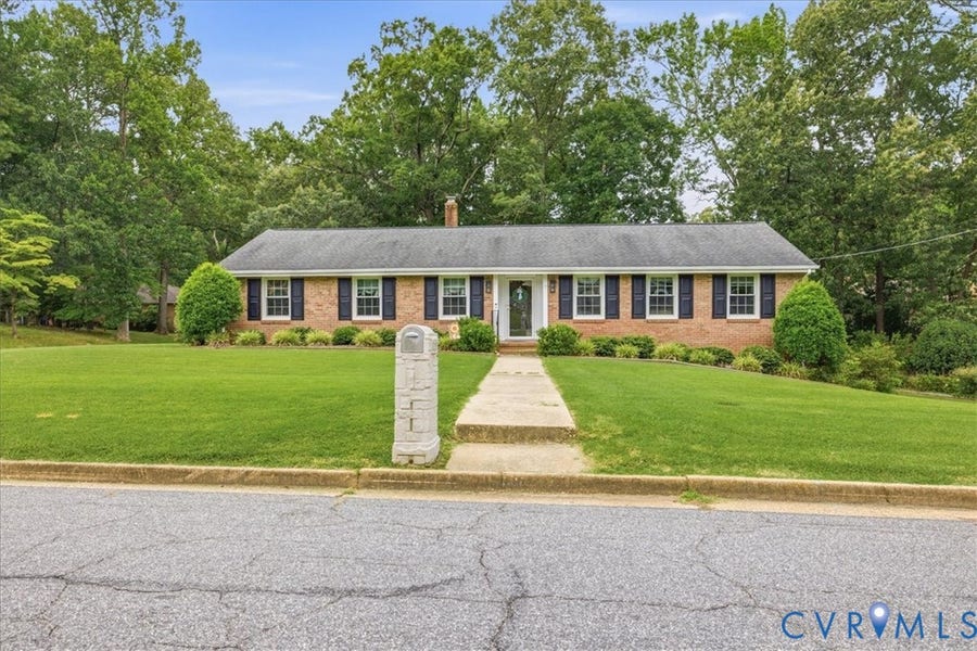 Property photo for 1117 Oakwood Drive, Colonial Heights, VA