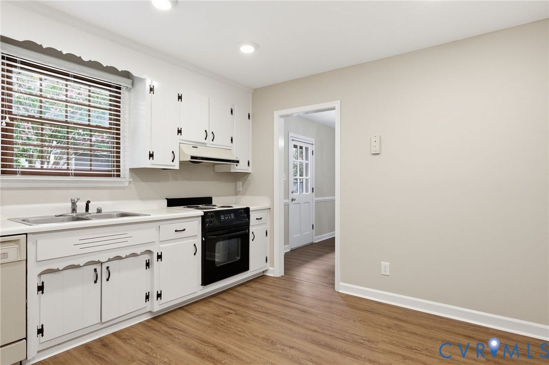 3737 Perthshire Lane, Colonial Heights, VA 23834 Kitchen with view toward the dining room