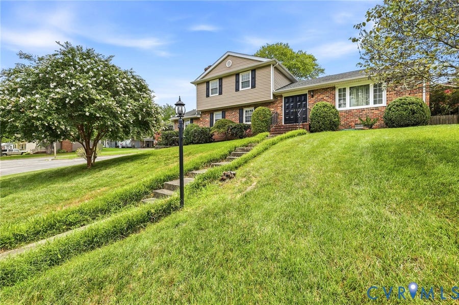 Property photo for 3737 Perthshire Lane, Colonial Heights, VA