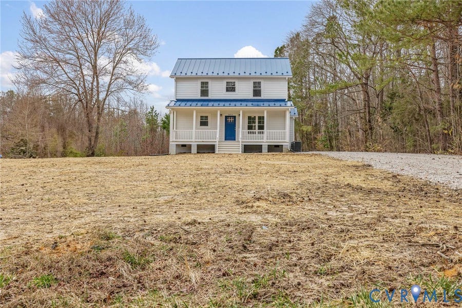 Property photo for 20015 James River Dr, Spring Grove, VA