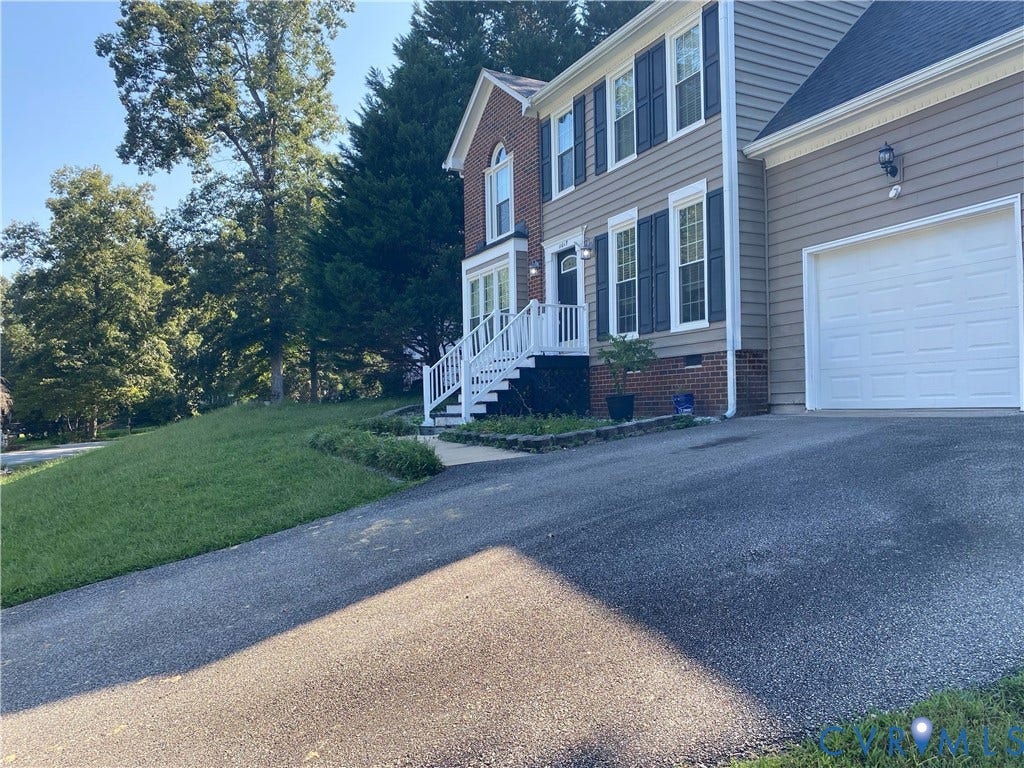 11017 Corryville Road, Brandon, North Chesterfield, VA 23236 Showing front yard grade