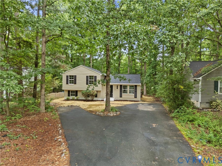 Property photo for 13702 Carriage Creek Place, Midlothian, VA