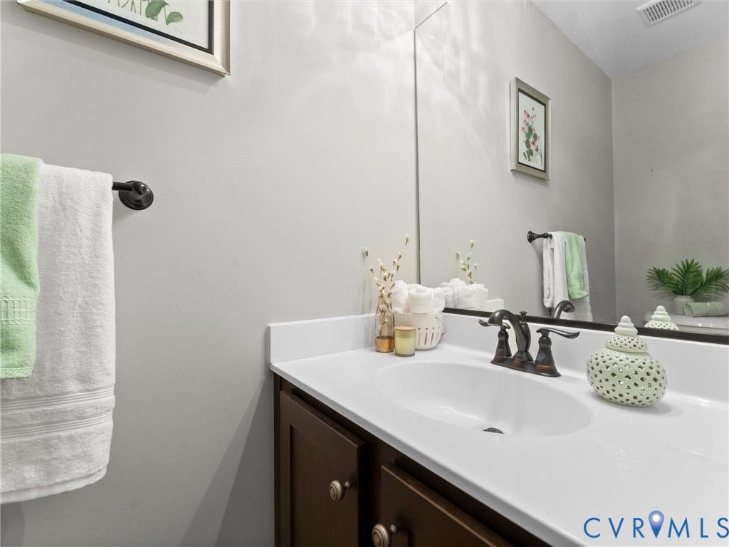 1/2 bath