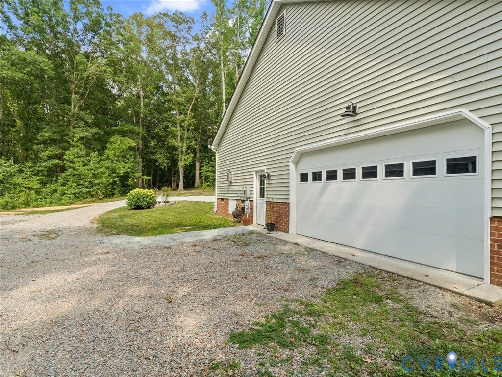 Attached 2 Car Garage