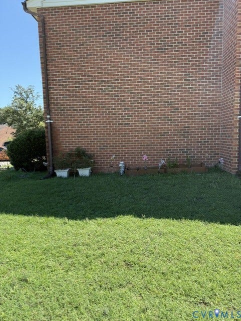 2364 Hill Street, Petersburg, VA 23803 showing nicely sized yard on the side