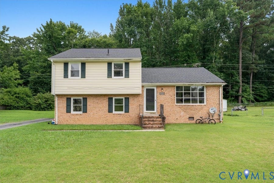 Property photo for 25724 Tanglewood Drive, Dinwiddie, VA