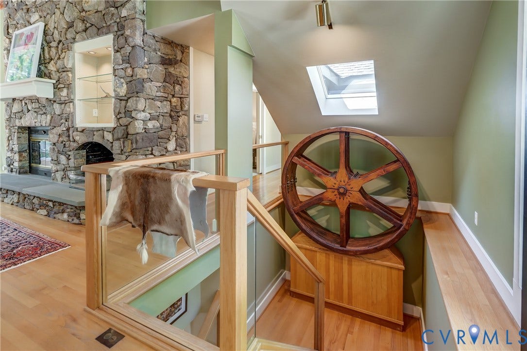 9 Deer Run Road, Hermitage/Kinloch Community, Manakin Sabot, VA 23103 stair landing to lower level
