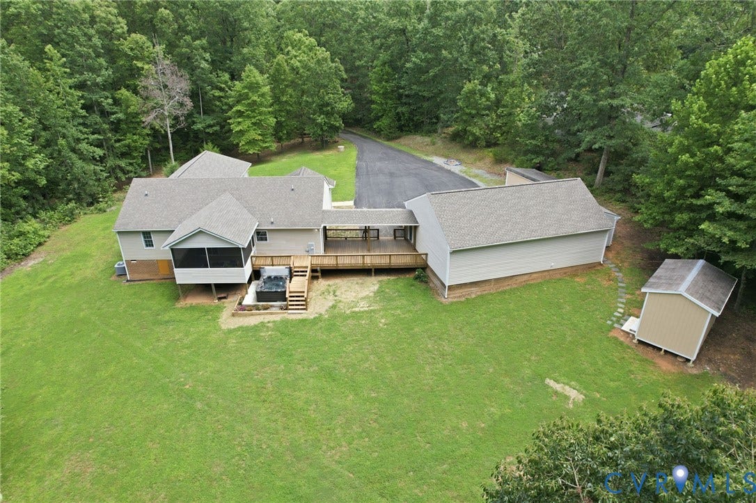 2231 Red Lane Road, Powhatan, VA 23139 Surrounded by mature trees & open space, this private country retreat provides the ideal setting for family life. Enjoy no HOA to limit your lifestyle, a spacious yard for play, the freedom to enjoy life at your own pace.