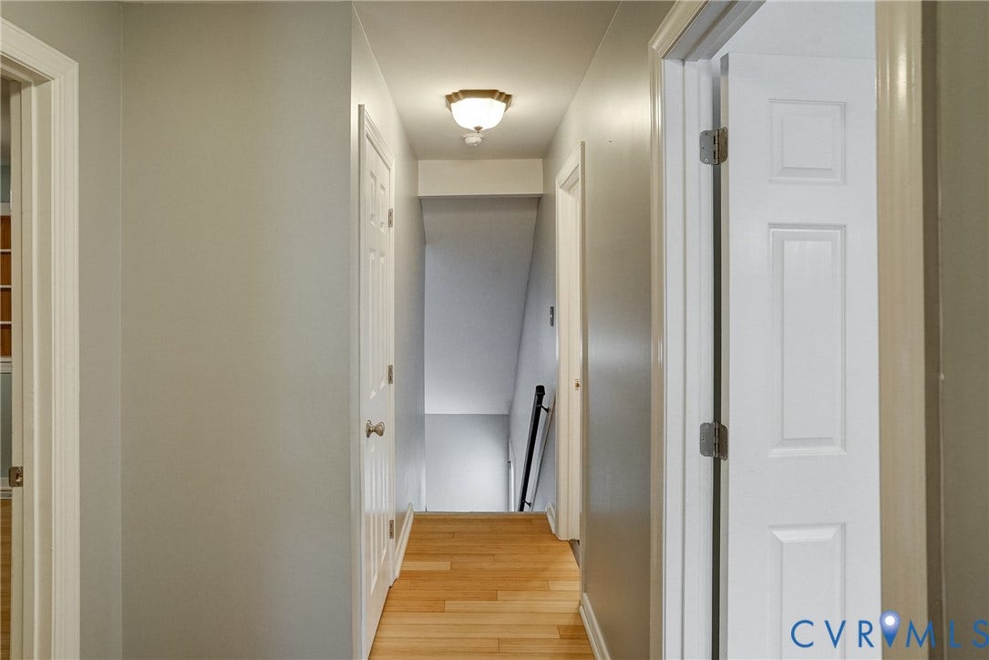 9724 Kingscroft Drive, Kingston, Glen Allen, VA 23060 upstairs hallway