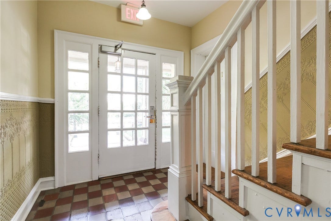Granite countertops, stainless appliances.