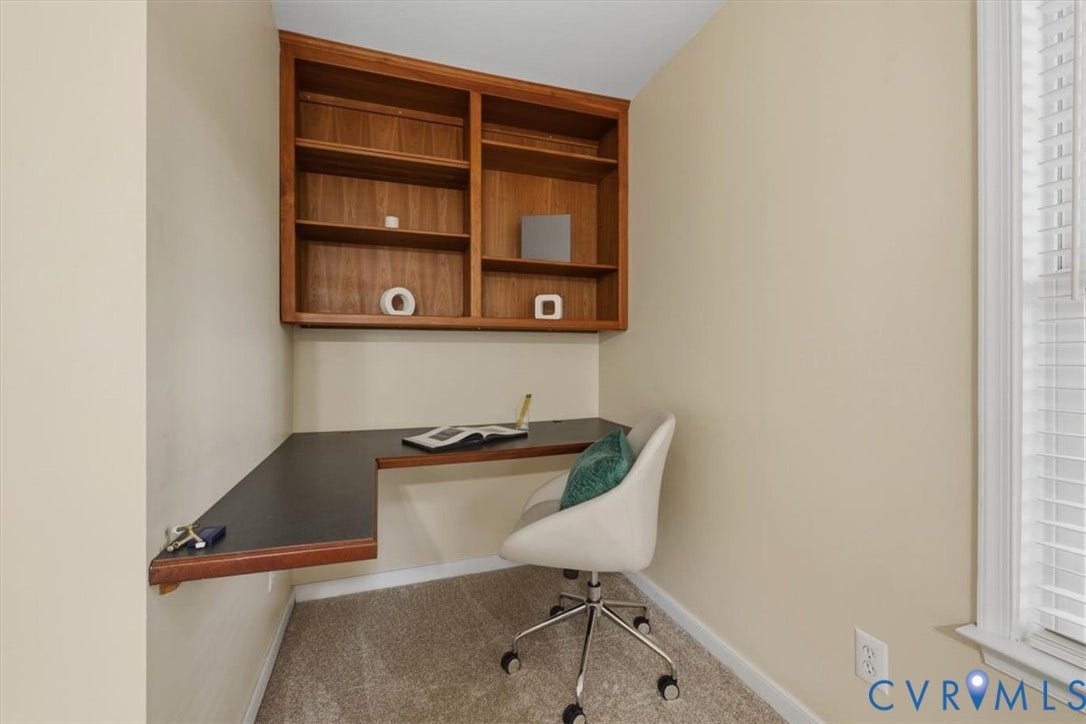 1824 Sidney Court, Glen Allen, VA 23059 Integrated built-in desk