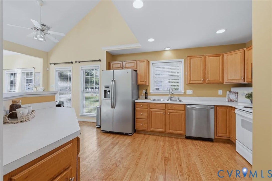 1824 Sidney Court, Glen Allen, VA 23059 Light & Bright kitchen with plenty of cabinet space