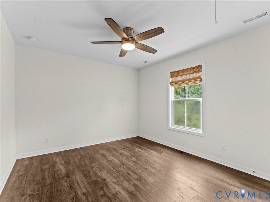 16701 Laurel Park Drive, Moseley, VA 23120 Empty room