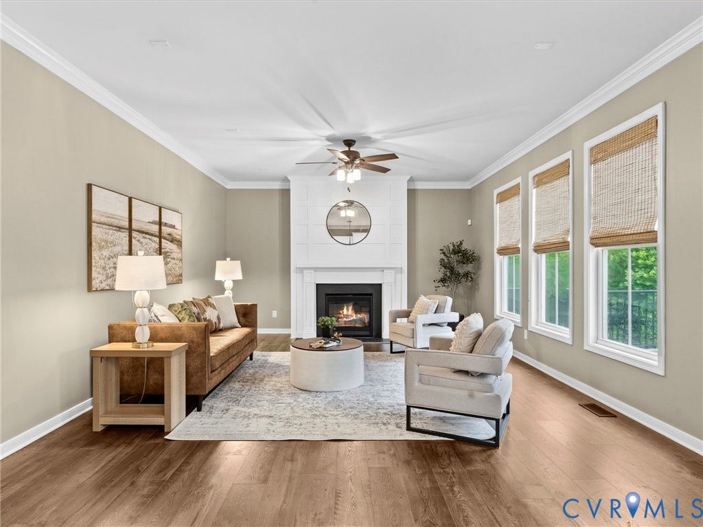 16701 Laurel Park Drive, Moseley, VA 23120 Living room