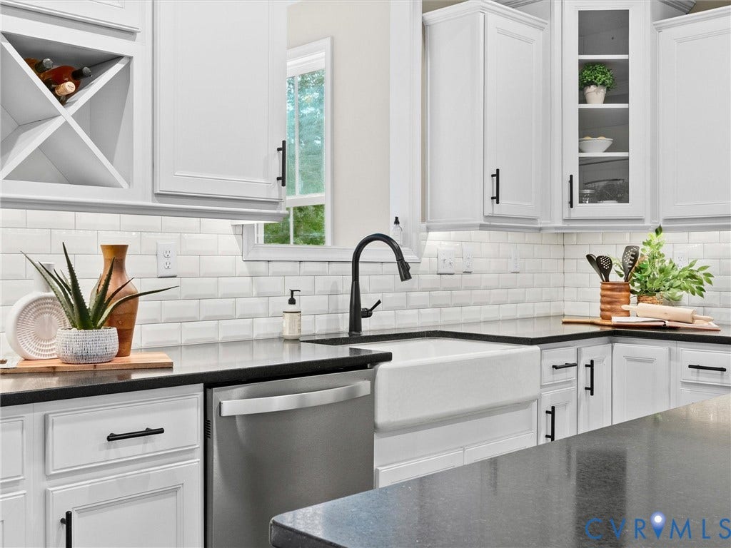 16701 Laurel Park Drive, Moseley, VA 23120 Kitchen