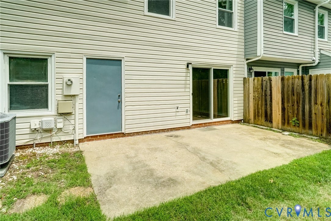 2221 High Bush Circle, Glen Allen, VA 23060 2221 High Bush Circle, Glen Allen, VA 23060